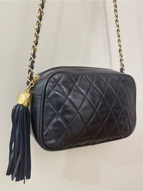 VINTAGE HOLT RENFREW CANADA LEATHER QUILTED CAMERA BAG GOLD CHAIN NAVY